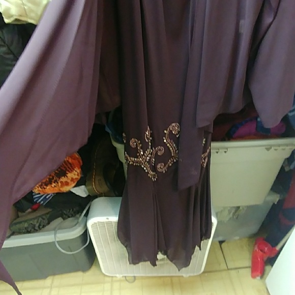 Formal dress - Picture 5 of 5